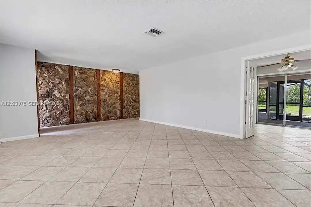 3910 NW 4th Ct #3910 - View 6
