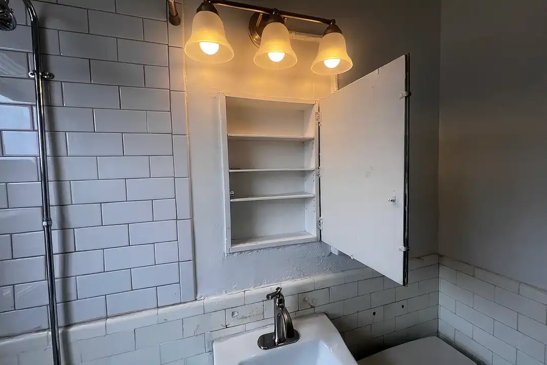 Lindell Park Apartments – photo 1