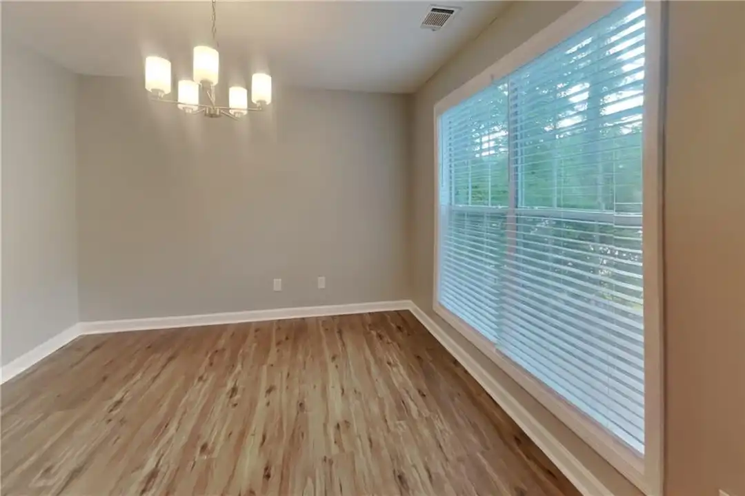 415 Ridgedale Way - More