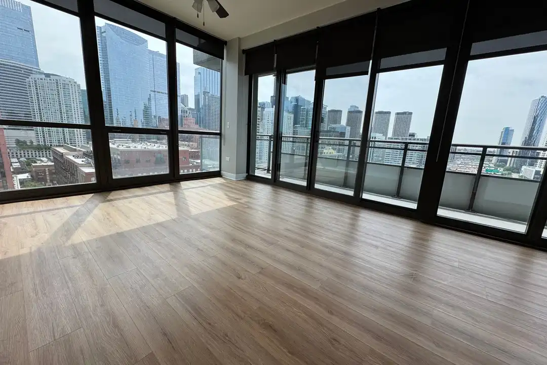 647 W Wayman St - View 2