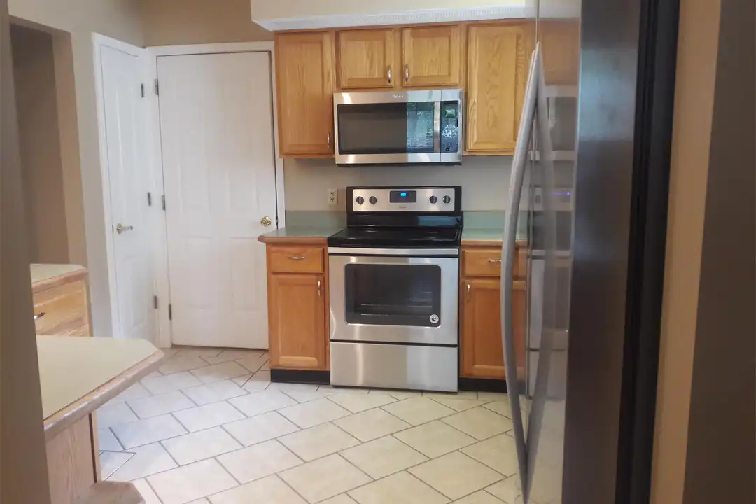 2562 Eiffel Cir E unit 1 - More
