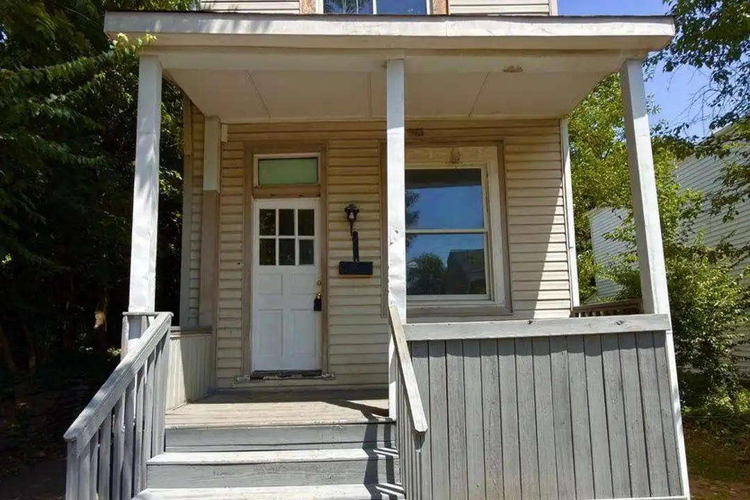 1030 Considine Ave – photo 1