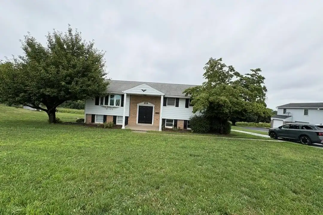 740 Shoey Rd – photo 1 of 18