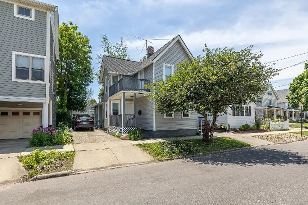 5811 Bridge Ave – photo 1
