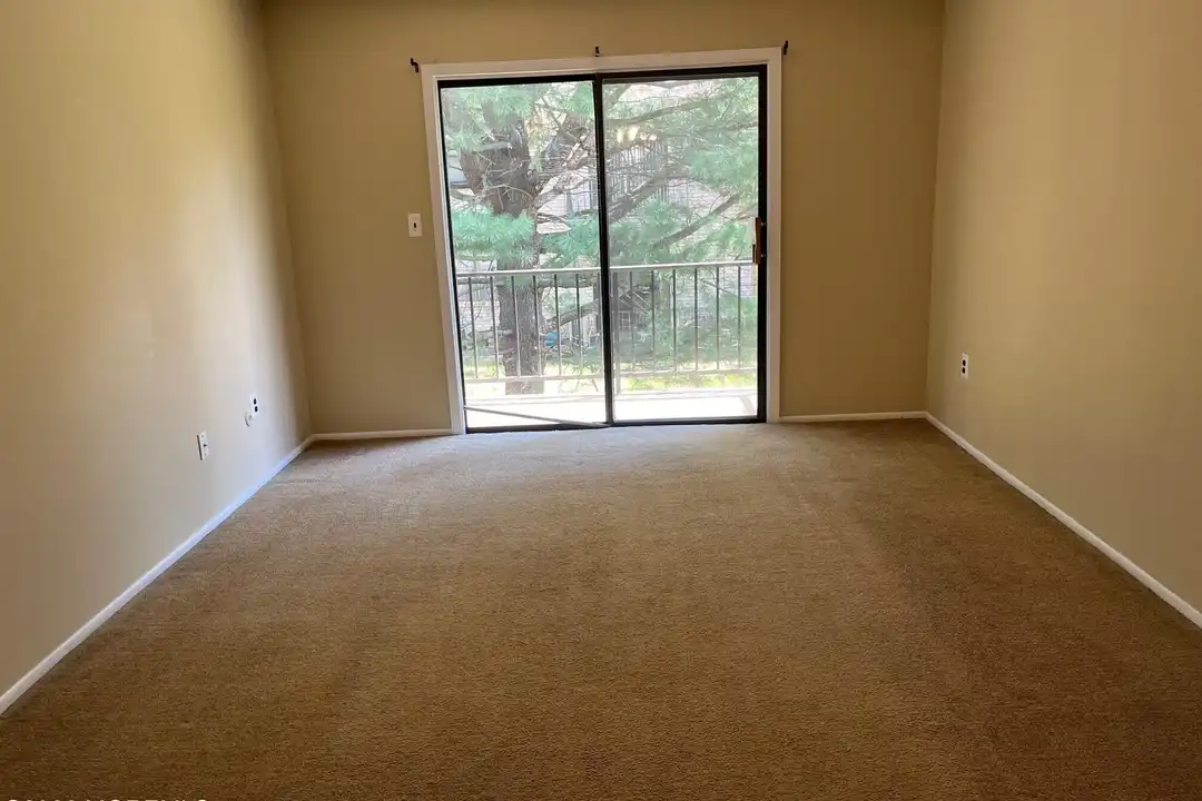 1508 Silver Ct - View 6