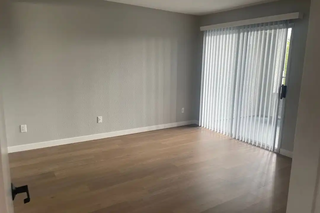 2855 Pinecreek Dr unit B-319 - View 6