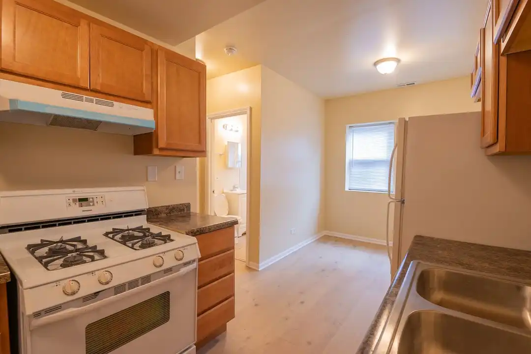 Apartment in Lake Township, Auburn Gresham - View 2