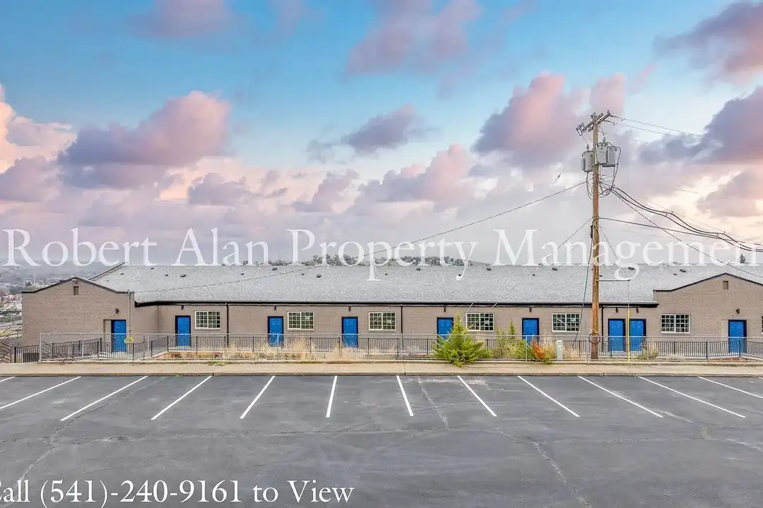 2601 SW Hailey Ave. - View 3