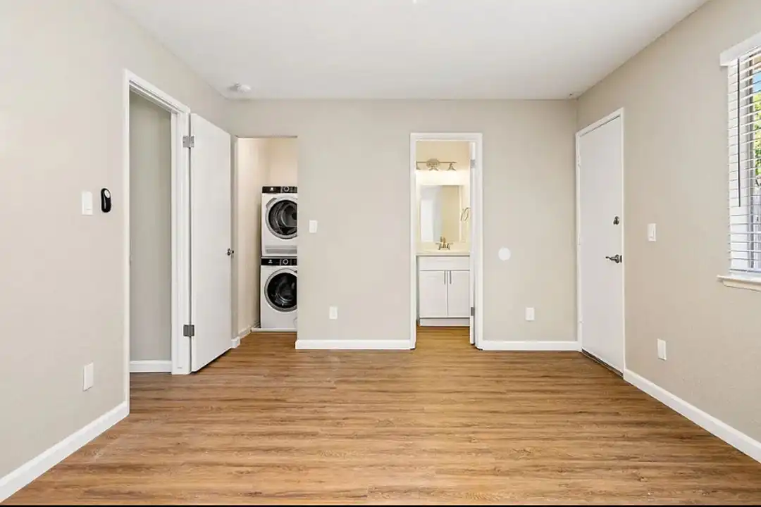 7437 Santa Ysabel Ave unit #E - More