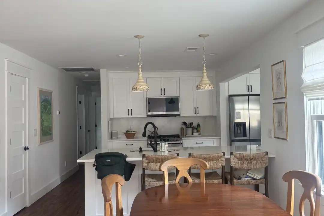 18 Ellen Ave - More