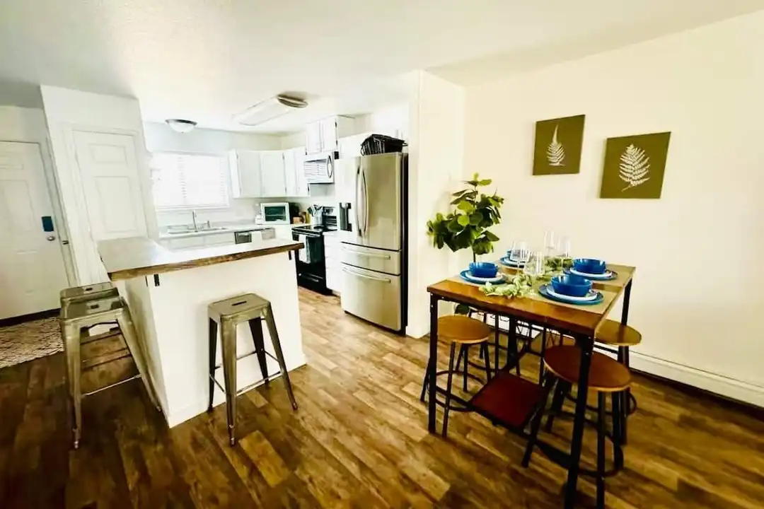 380 Explorer Ct #B - More