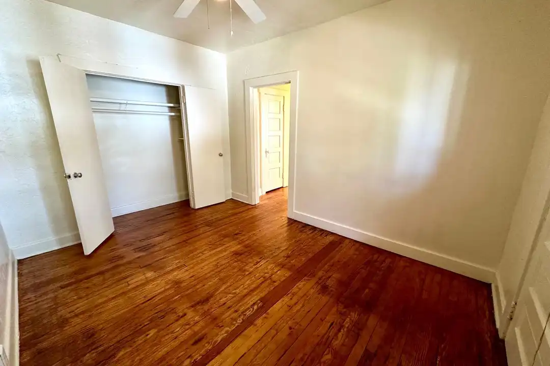 2010 Broward Ave unit 5 - View 5