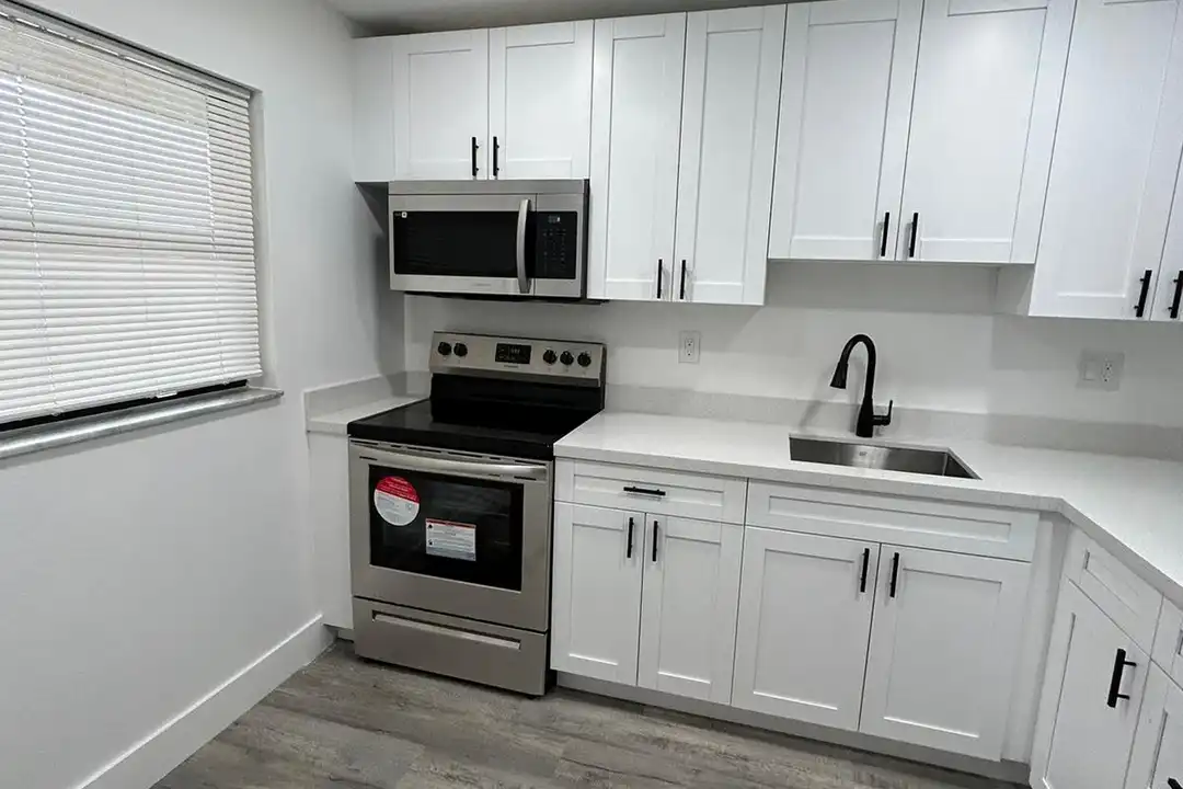 Apartment in Miami - View 2