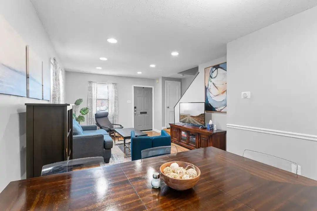 Apartment in Alexandria - View 5