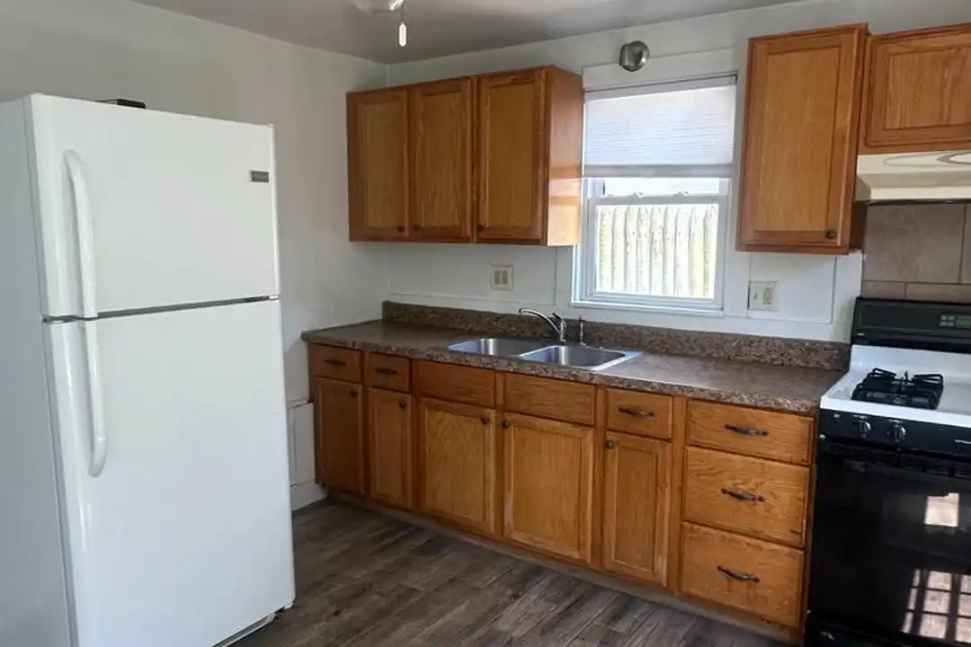 122 S Chestnut St - View 3