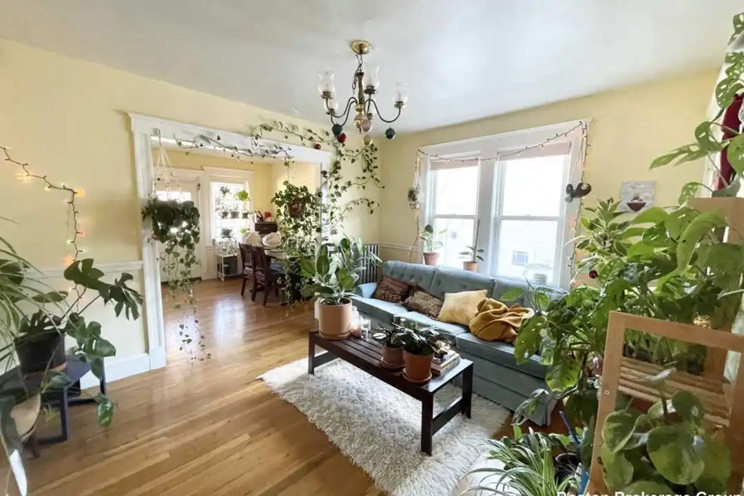 16 Mission Park Dr - View 2