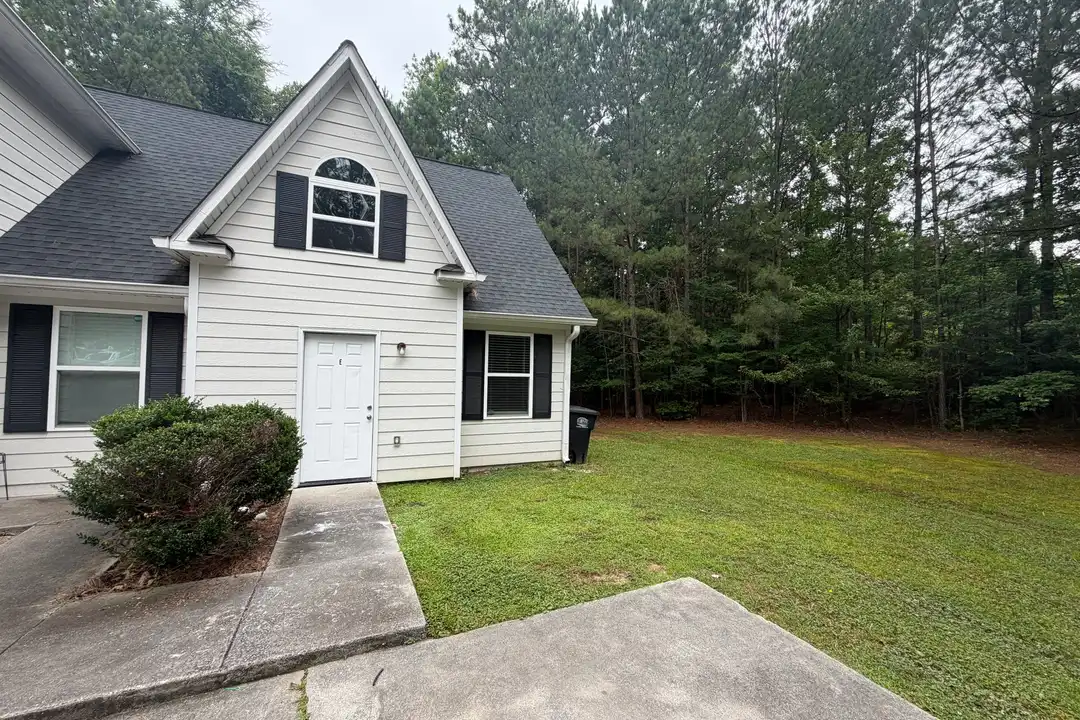 347 Leafmore Rd SW unit E - View 3