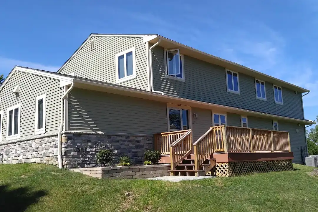 Huntington Woods Apartments – photo 1 of 4