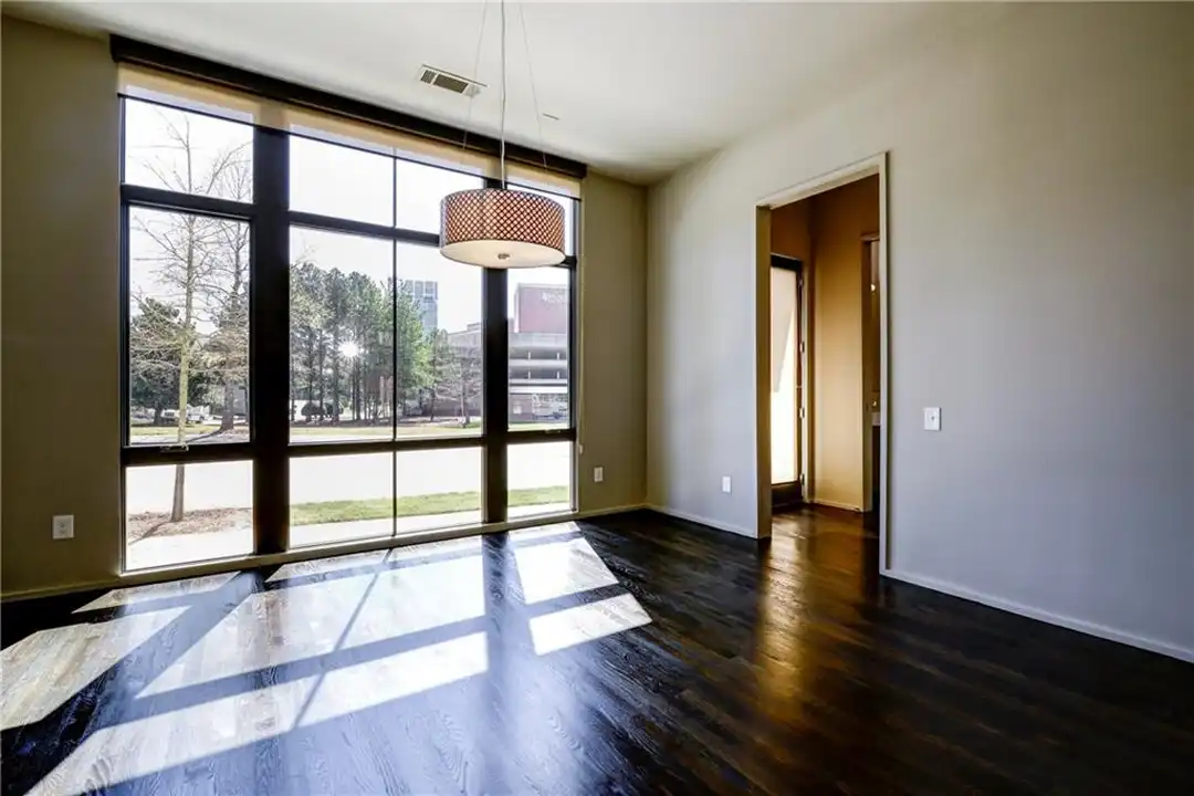 721 Longleaf Dr NE unit 9 - View 3