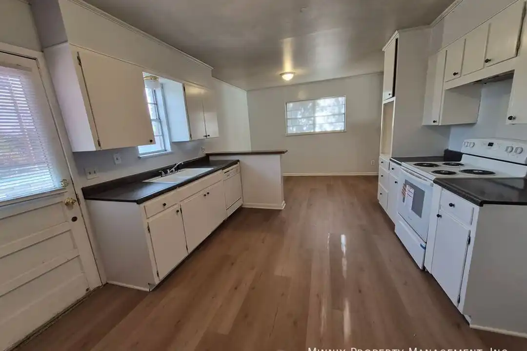 4226 SW 2nd Ave - View 4