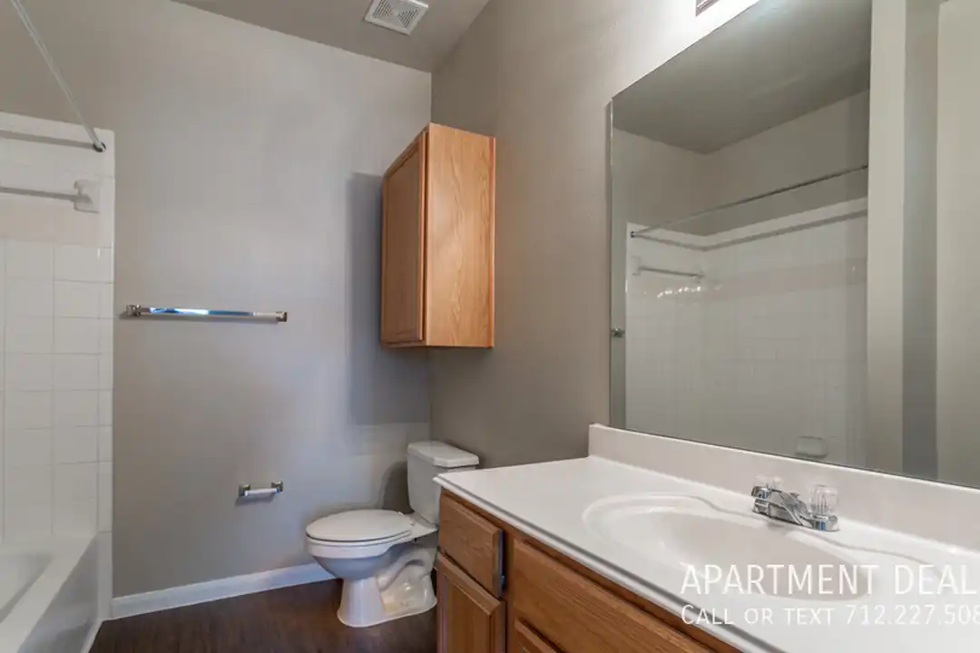 10187 Windmill Lakes Blvd – pohled 4