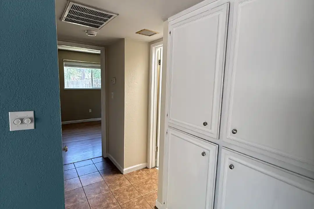 5836 Palm Ave - More