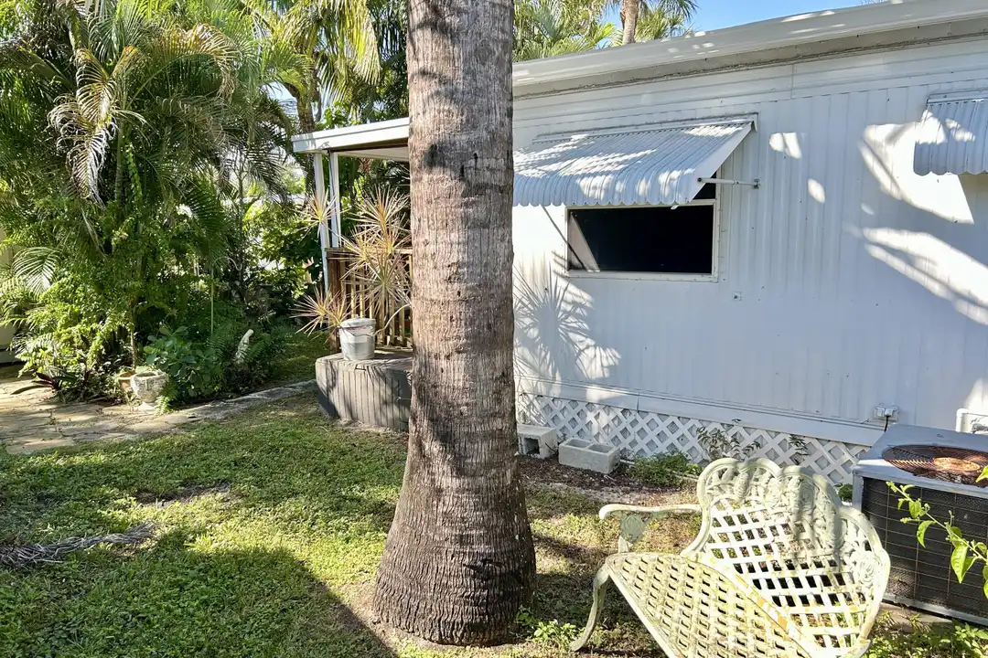 425 Bougainvilla Dr - View 6