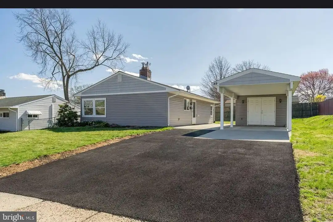 49 Mistletoe Ln – photo 1 of 17