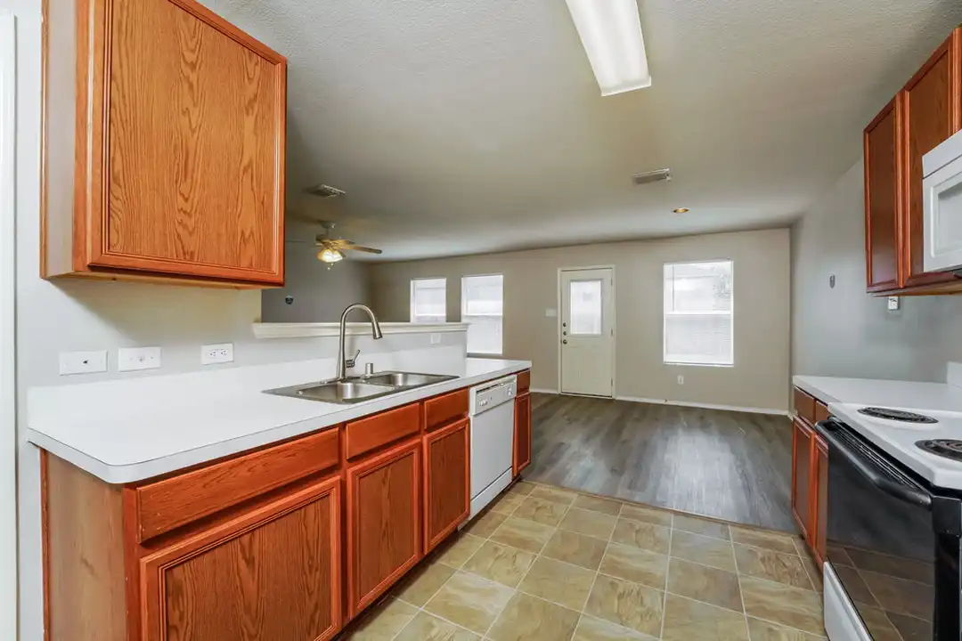 1209 Lambert Dr - More