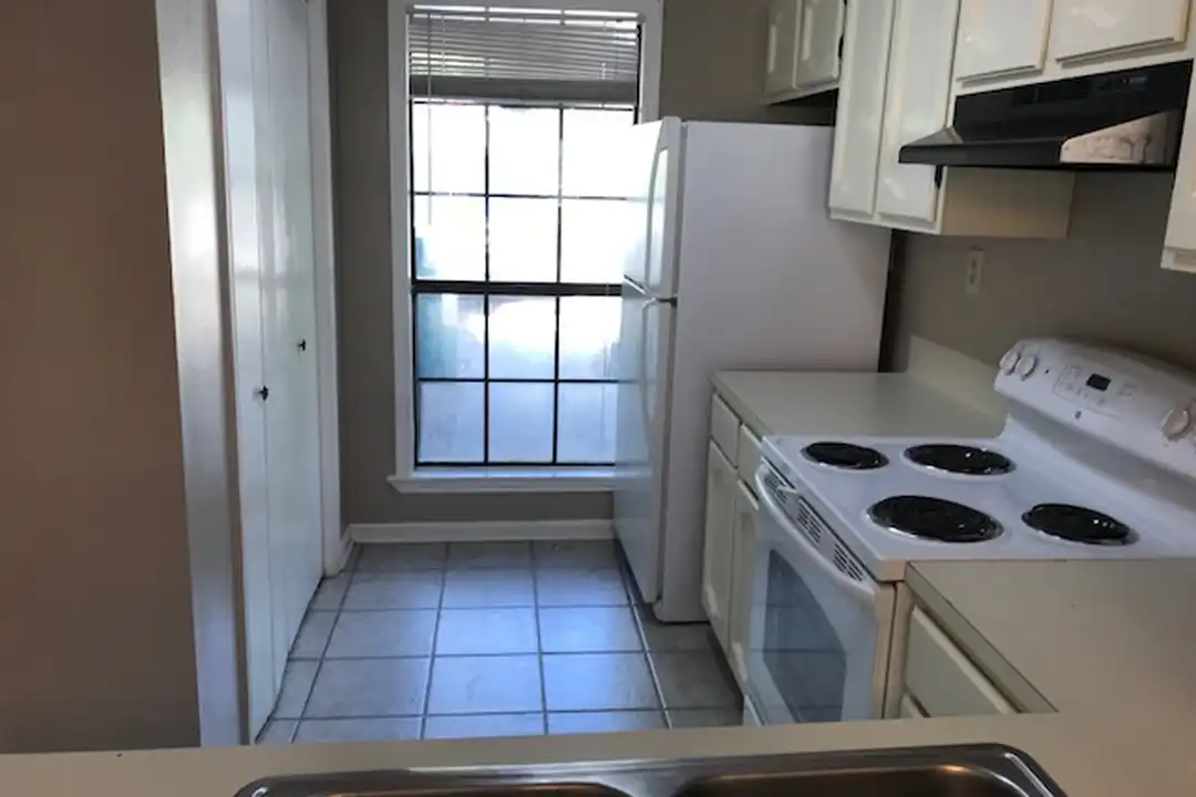 107 S St Jean St unit 107 - View 3