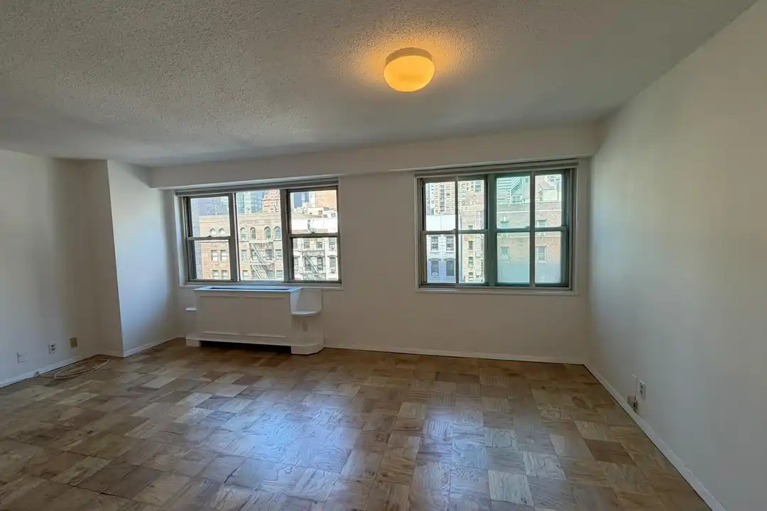 400 E 54th St #6B - View 2