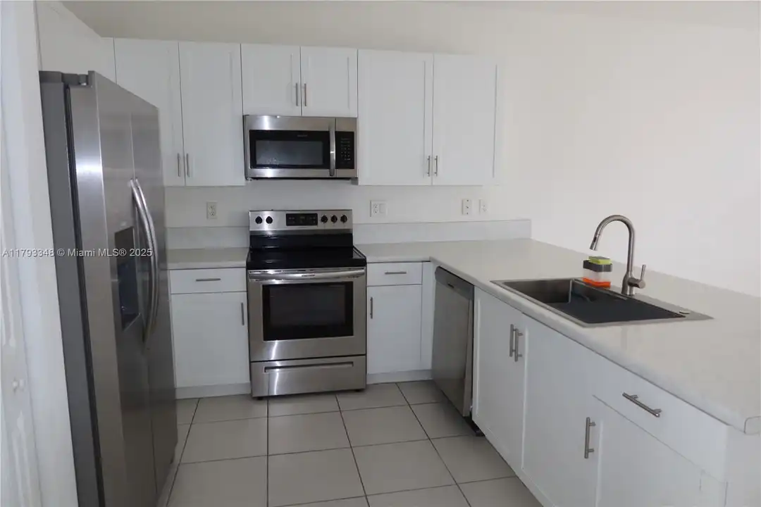 18240 SW 148th Rd - View 6
