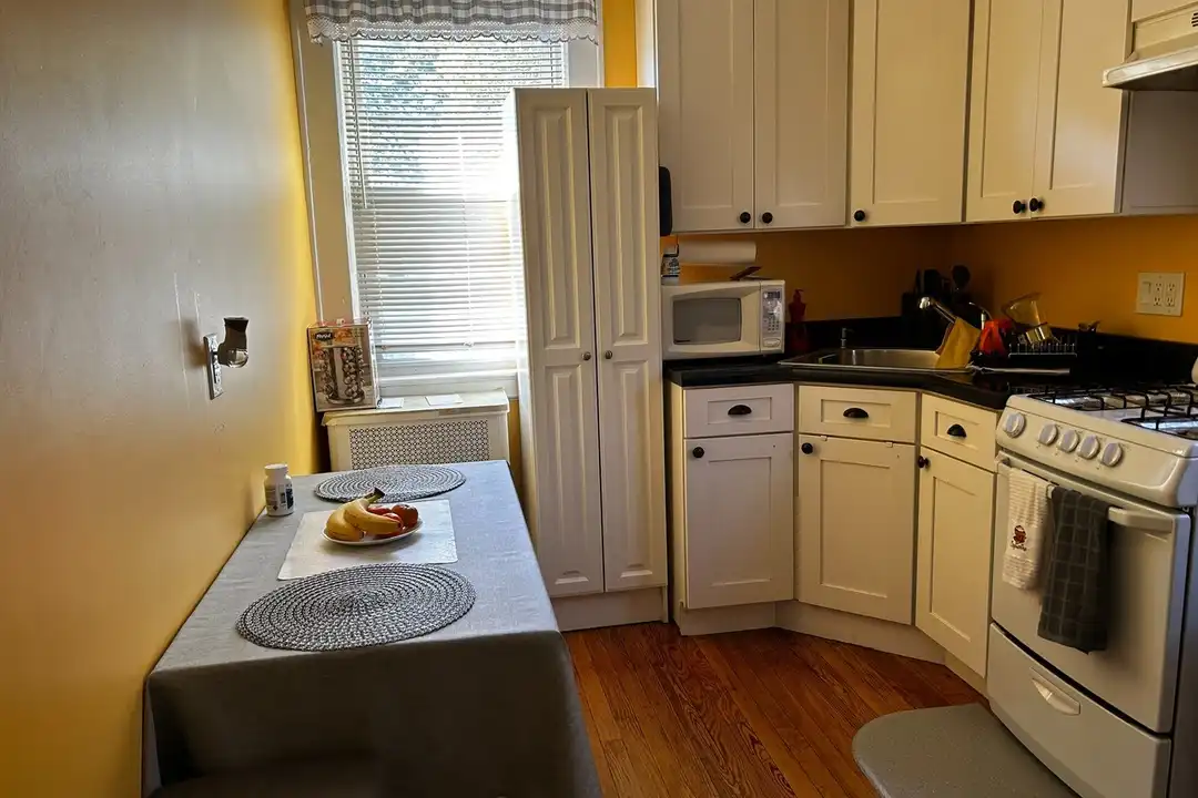 24 Oakwood Ave unit 2 – photo 1 of 15