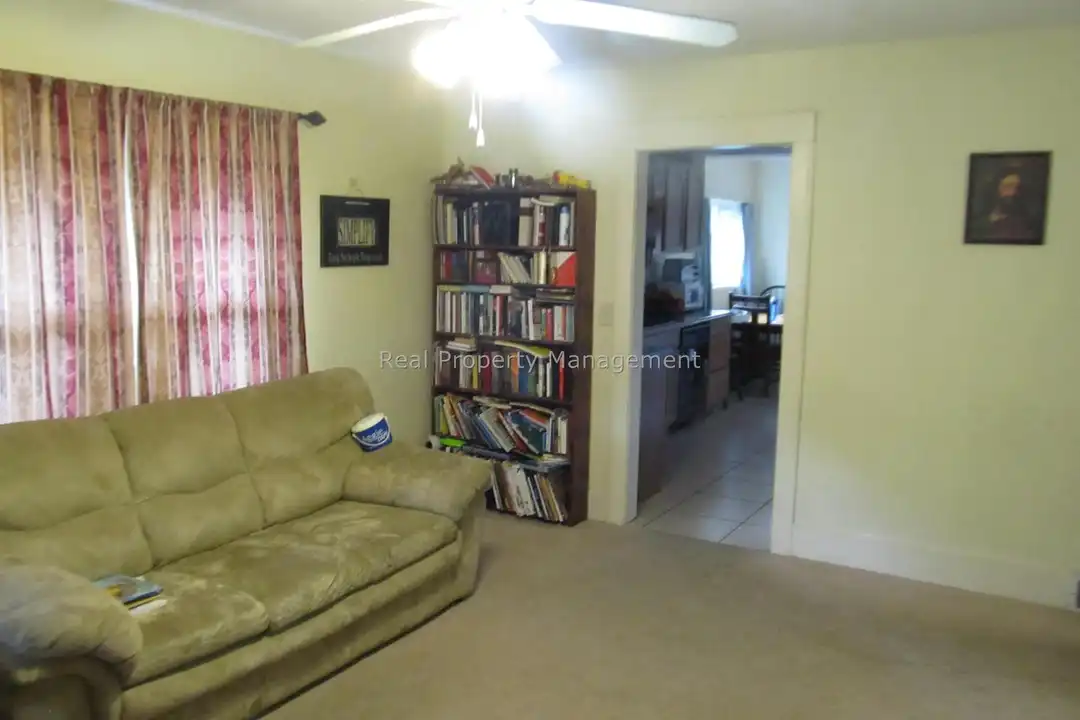 245 E 300 N unit 245 E 300 N #A - View 2