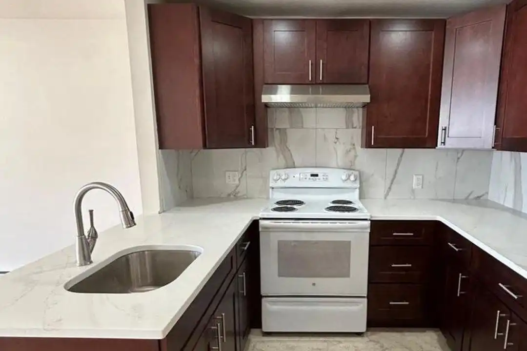 24 High St – photo 1