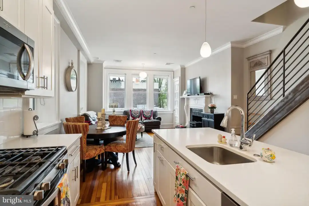 Apartment in Philadelphia - View 3