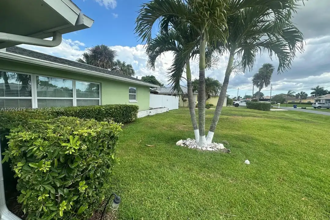 2212 Club House Rd - View 2