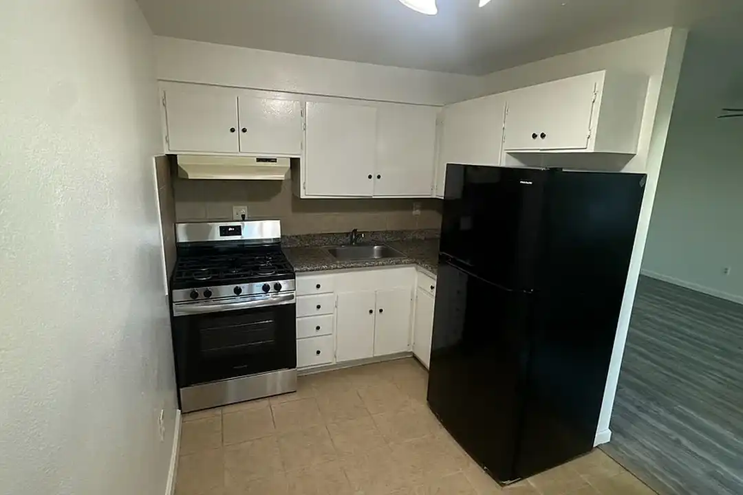 Stanford Avenue Apartments - View 4