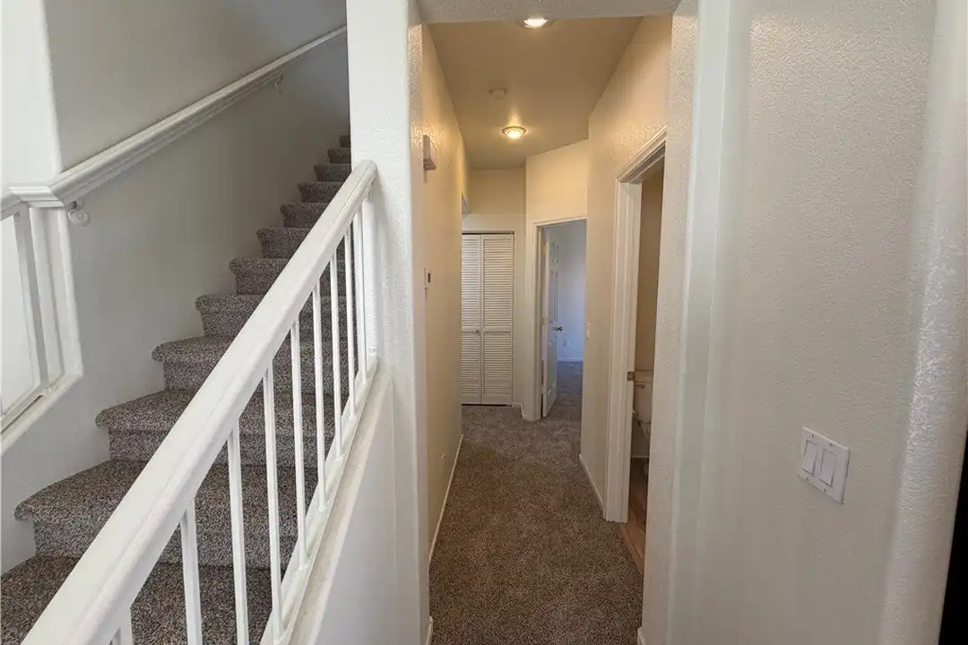 10404 Sloping Hill Ave - More