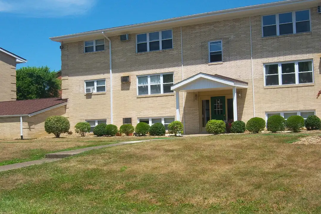 Town and country apartments – photo 1 of 8