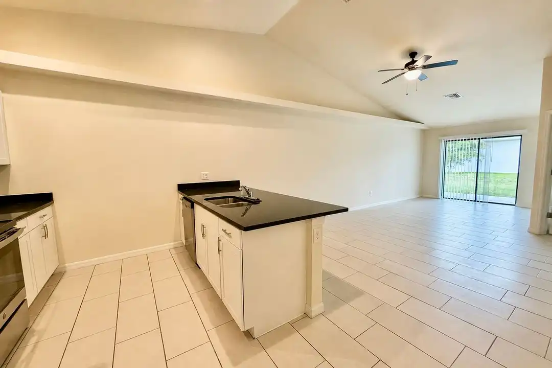 943 Skyline Blvd unit 943 Skyline Blvd. - More