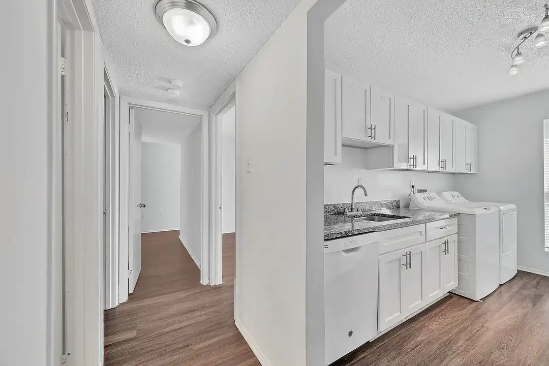 Curated visual reference: Visual Reference: Aston Ridge Apartments 705 Pool Rd Richmond Va