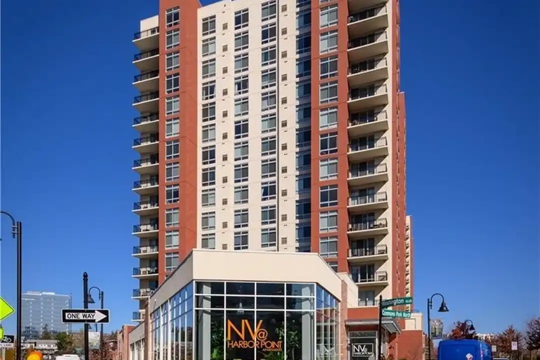 Apartment in Stamford - View 3