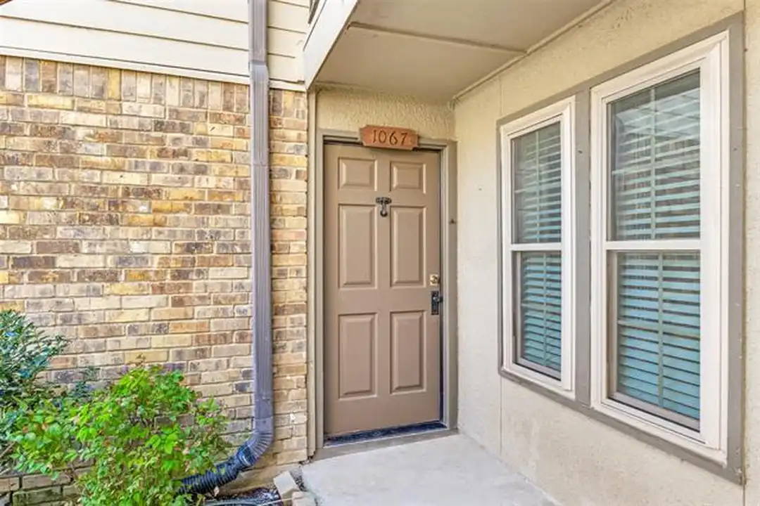 5300 Keller Springs Rd unit 1067 - View 2