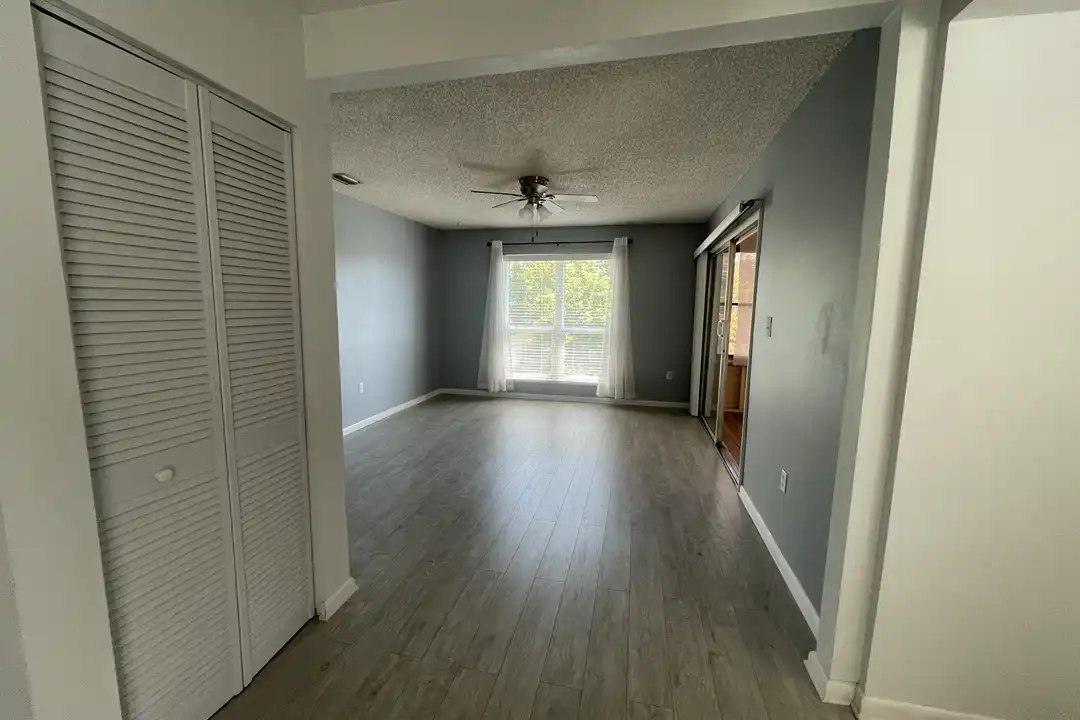 610 Windrush Bay Dr unit 226 - View 5