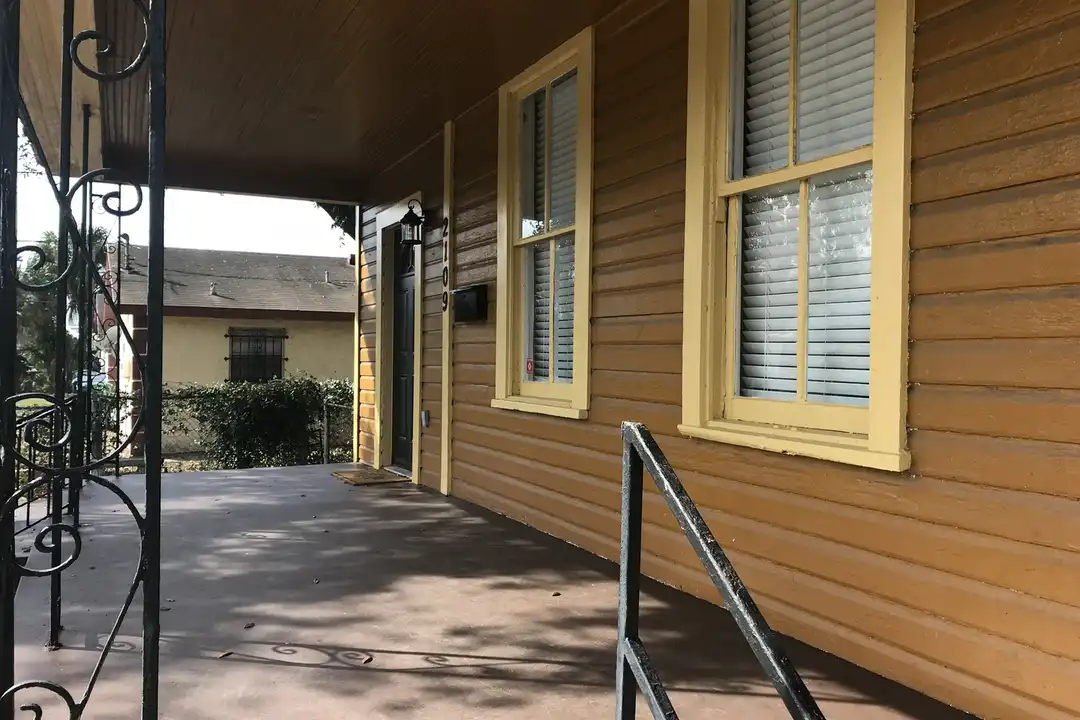 2109 W Cypress St – pohled 2