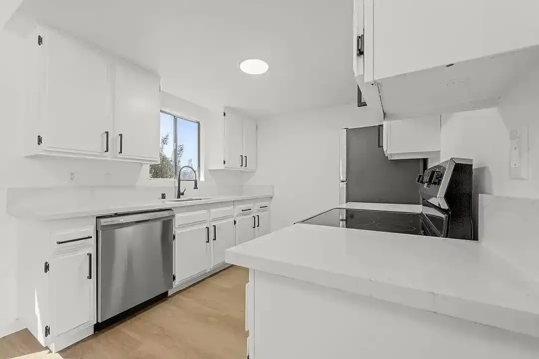 Monterey Apartments – photo 1