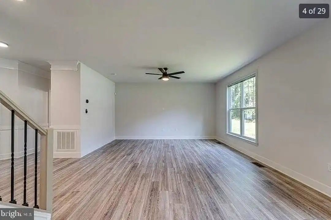 7 Limox Ln - View 4