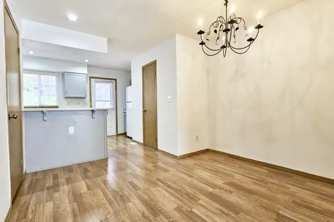 8209 S Fillmore Way - View 3