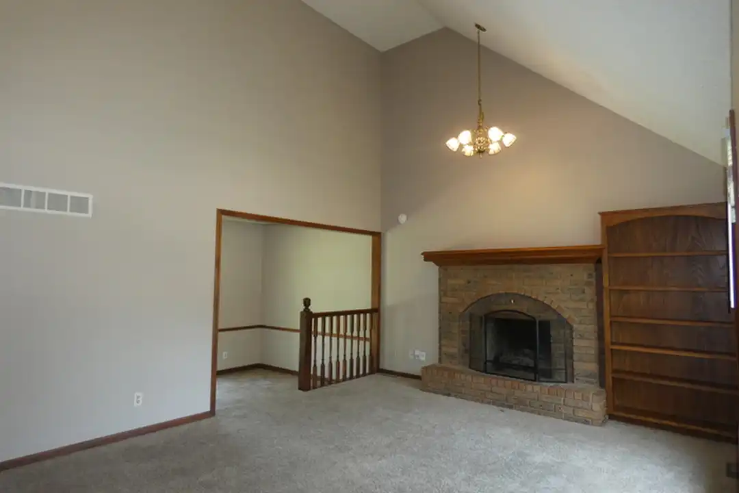 208 NW 101 St - View 2